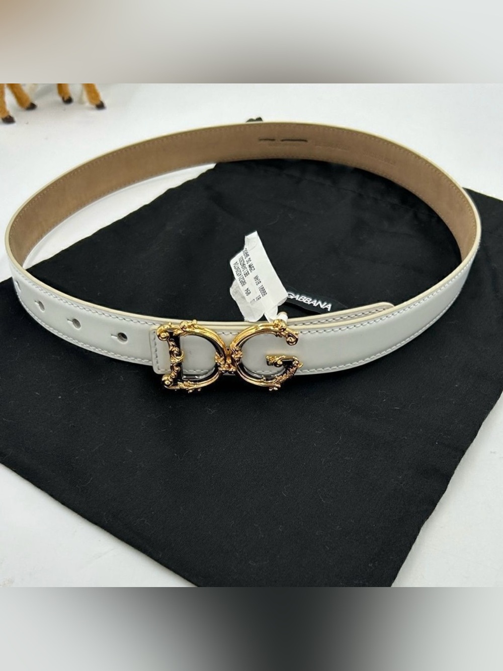 Women’s Dolce & Gabbana calf skin leather belt size 70cm/28 inches made in Italy